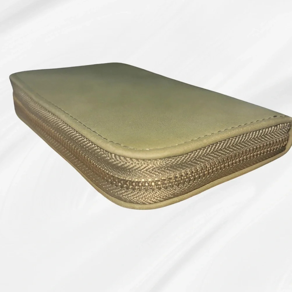 NWOT! Universal Thread Olive Green Zip-Around Wallet - Picture 5 of 8